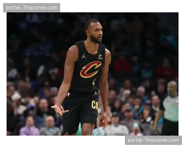 官方:骑士队莫布利荣获四月最佳防守球员奖项 官方:骑士队莫布利荣获四月最佳防守球员奖项